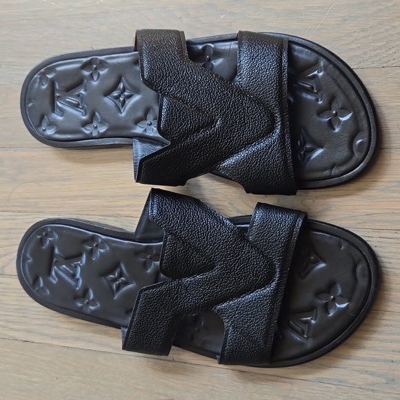 Louis Vuitton Sandals - Picture 1 of 4